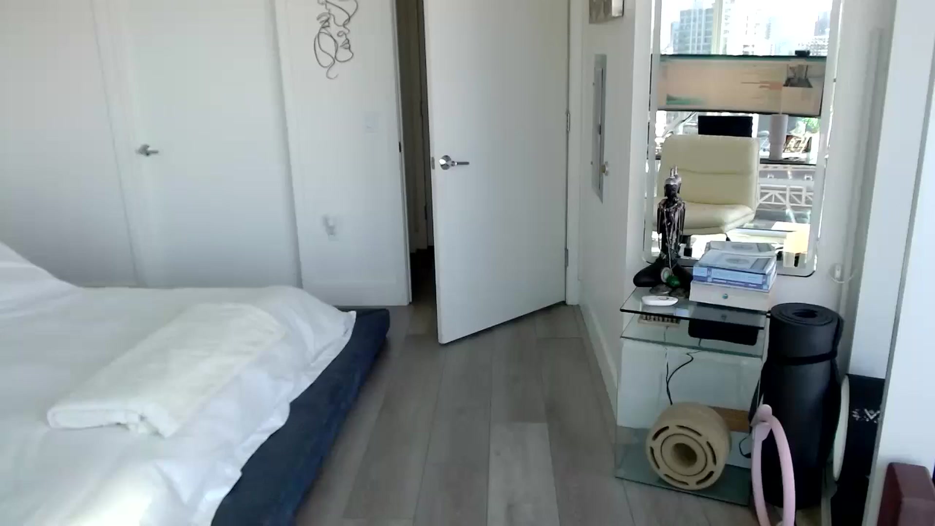 Gallery image thumbnail from BitcoinB00M's myfreecams stream on, 02/20/2025, 22:02 image 16 of 20