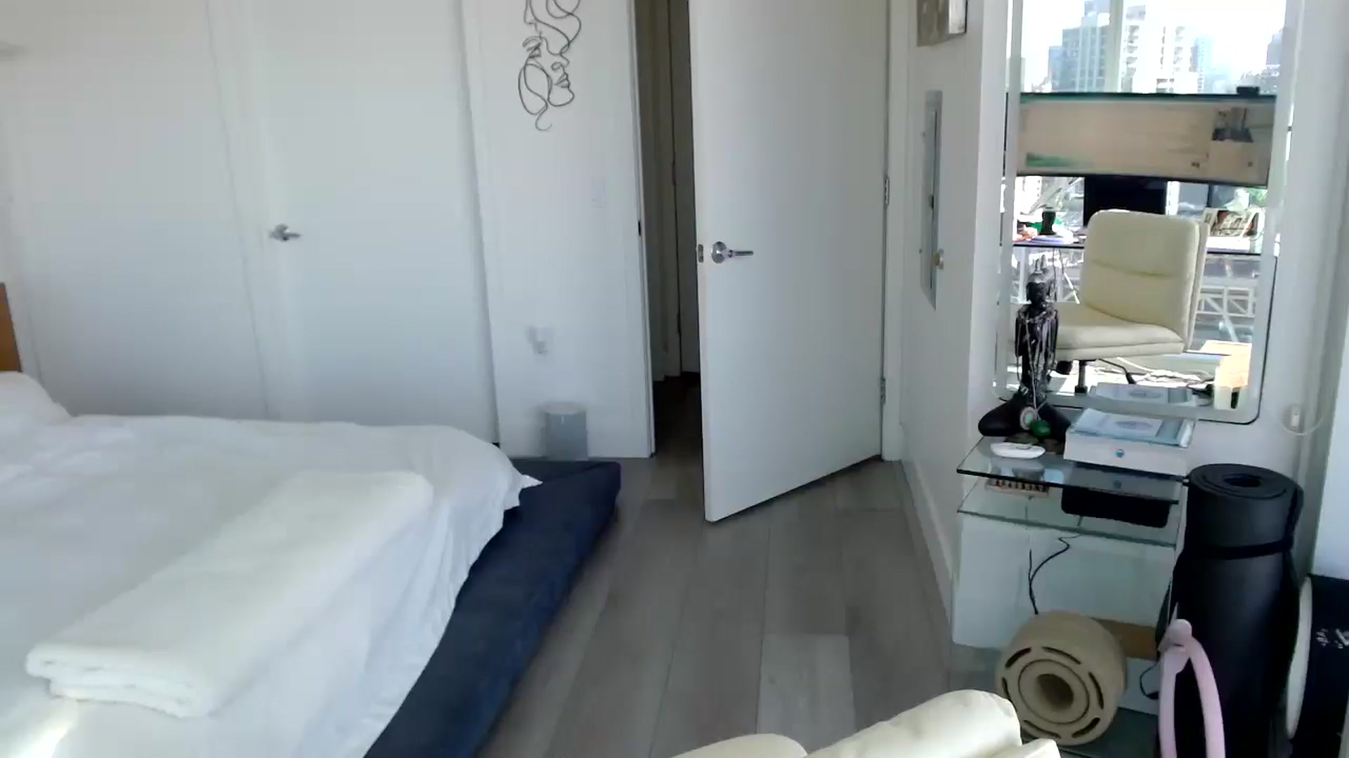 Gallery image thumbnail from BitcoinB00M's myfreecams stream on, 02/25/2025, 23:25 image 10 of 20