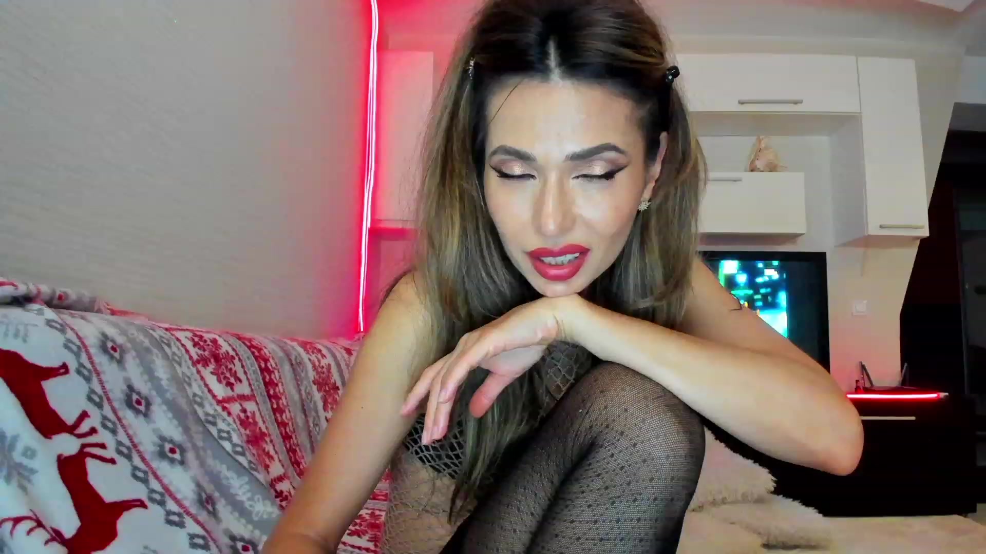 Gallery image thumbnail from BiteMeAmTasty's myfreecams stream on, 05/24/2023, 24:01 image 9 of 20