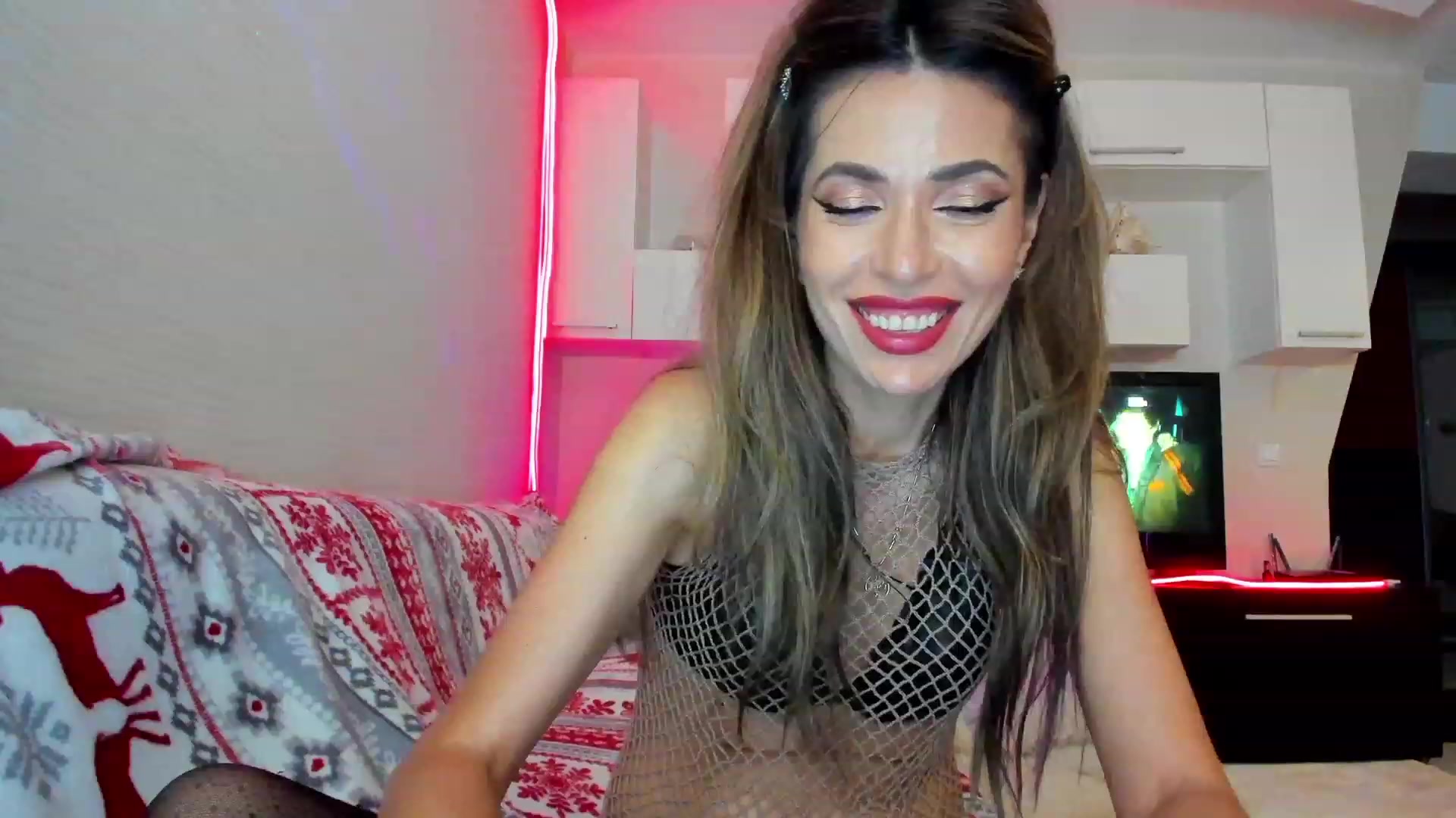 Gallery image thumbnail from BiteMeAmTasty's myfreecams stream on, 05/24/2023, 24:01 image 11 of 20