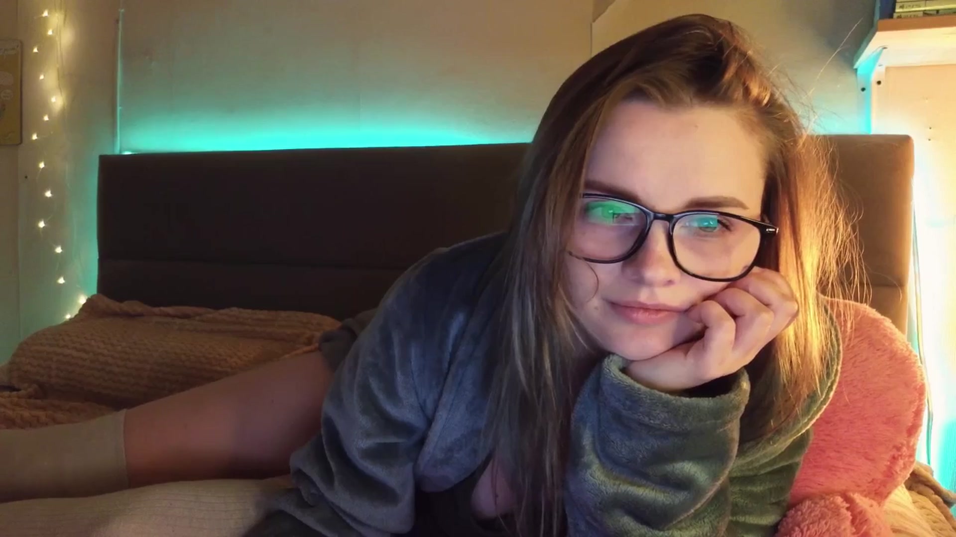 Gallery image thumbnail from BiteTheSweet's myfreecams stream on, 04/05/2025, 21:34 image 3 of 20