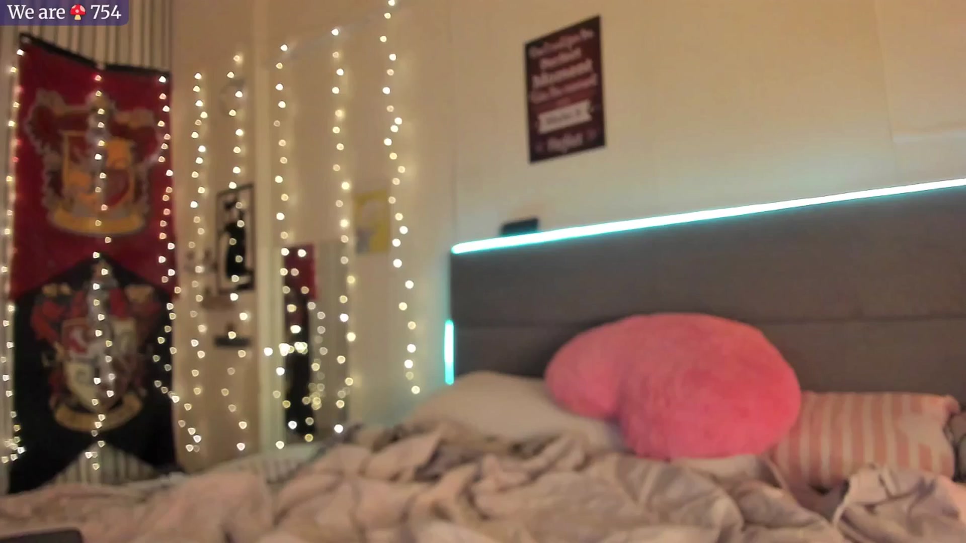 Gallery image thumbnail from BiteTheSweet's myfreecams stream on, 04/18/2025, 18:48 image 16 of 20