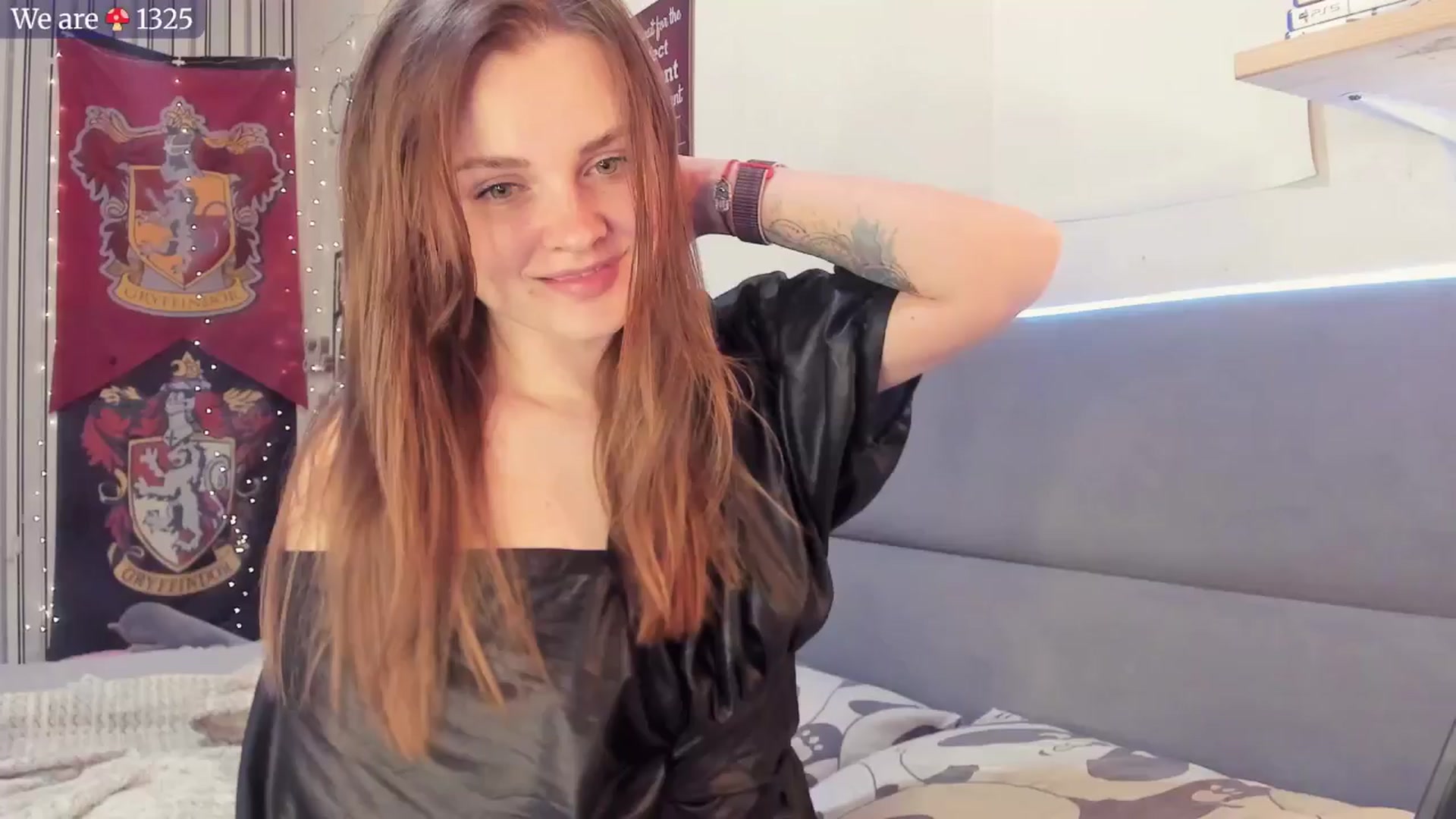 Gallery image thumbnail from BiteTheSweet's myfreecams stream on, 05/01/2025, 14:16 image 10 of 20