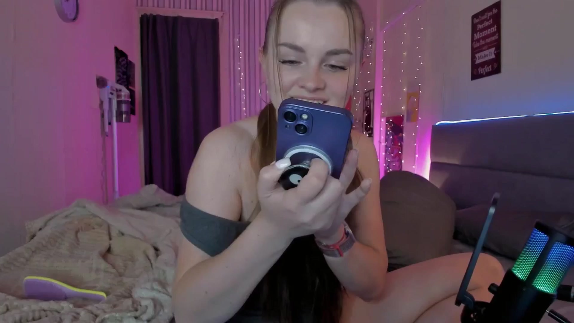 Gallery image thumbnail from BiteTheSweet's myfreecams stream on, 06/29/2025, 18:13 image 11 of 20