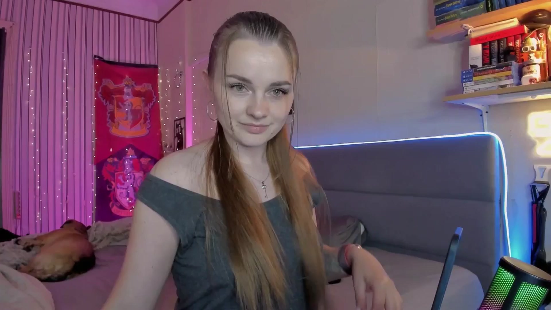 Gallery image thumbnail from BiteTheSweet's myfreecams stream on, 06/29/2025, 18:13 image 3 of 20