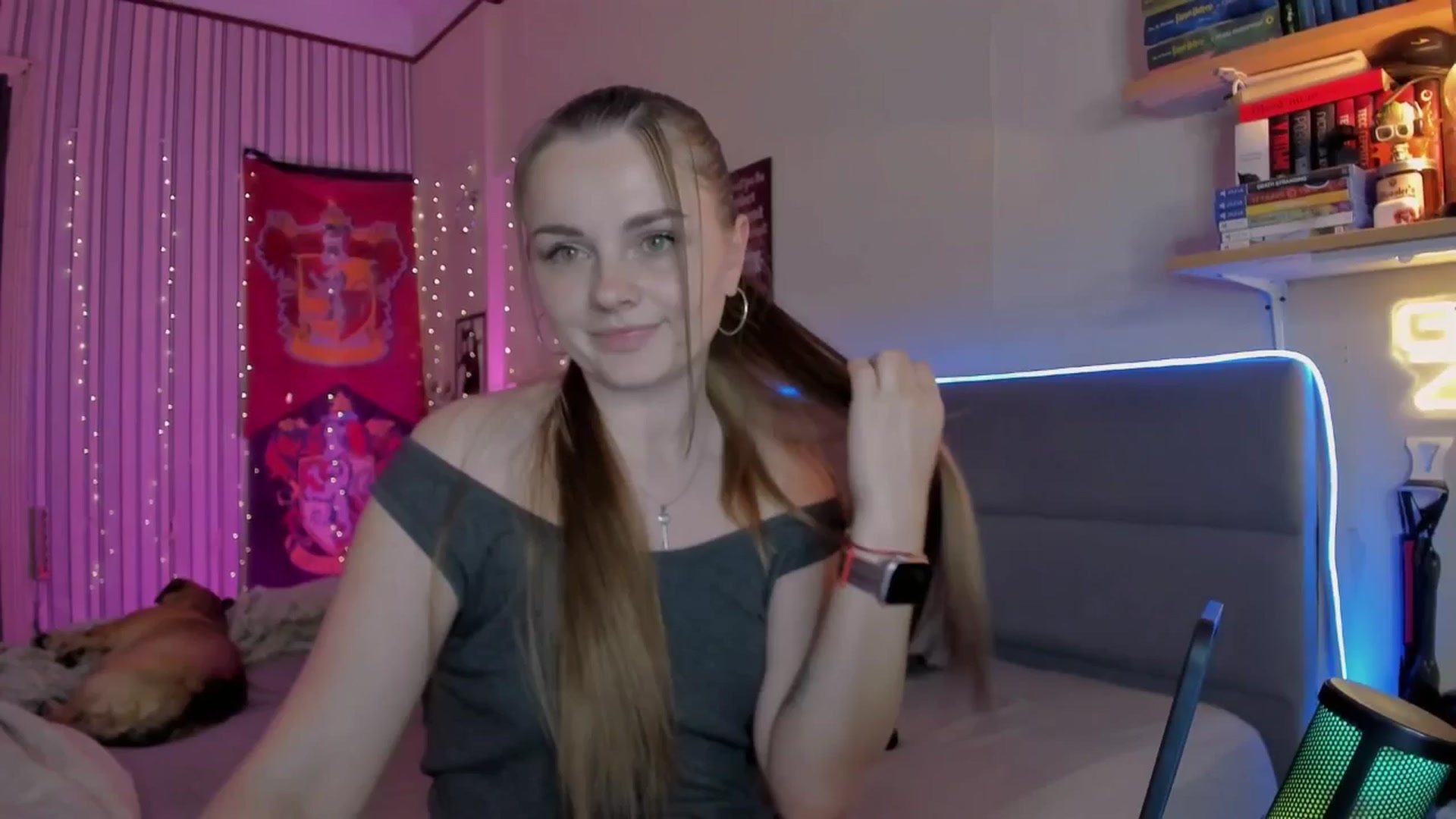 Gallery image thumbnail from BiteTheSweet's myfreecams stream on, 06/29/2025, 18:13 image 2 of 20