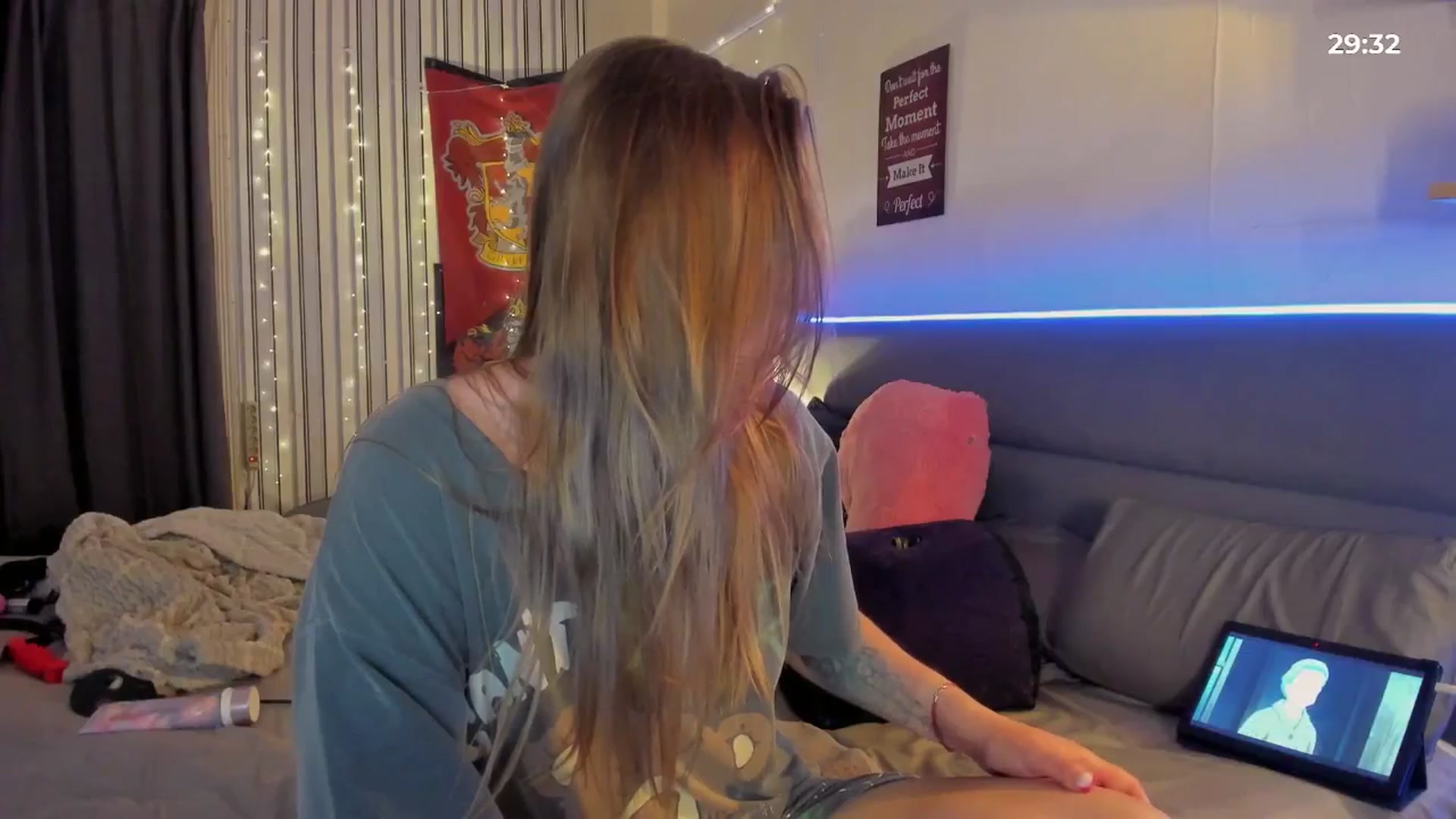 Gallery image thumbnail from BiteTheSweet's myfreecams stream on, 07/17/2025, 22:32 image 17 of 20