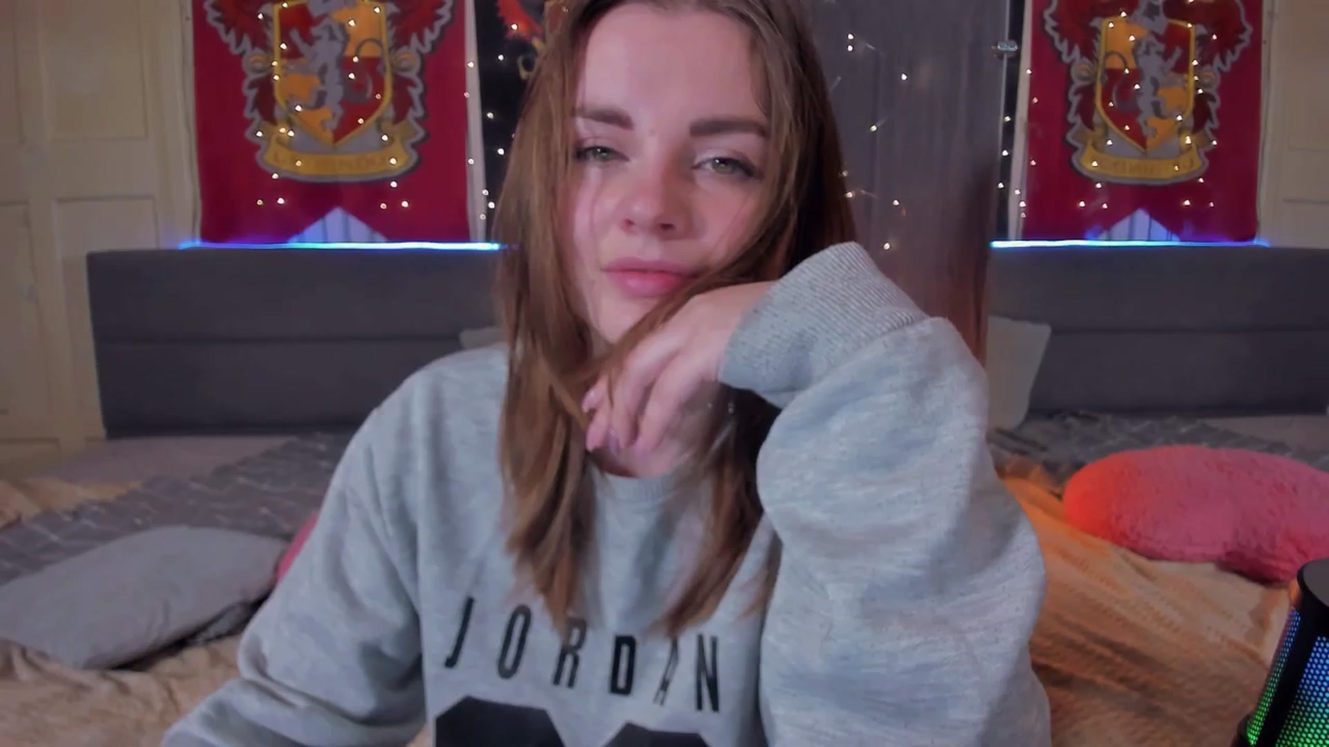Gallery image thumbnail from BiteTheSweet's myfreecams stream on, 12/18/2025, 21:13 image 6 of 20