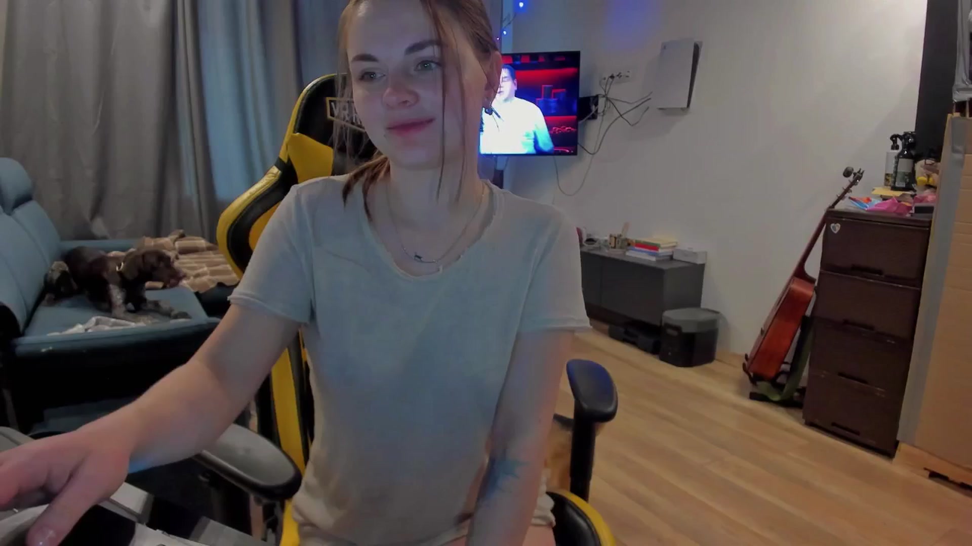 Gallery image thumbnail from BiteTheSweet's myfreecams stream on, 03/20/2026, 07:15 image 18 of 20