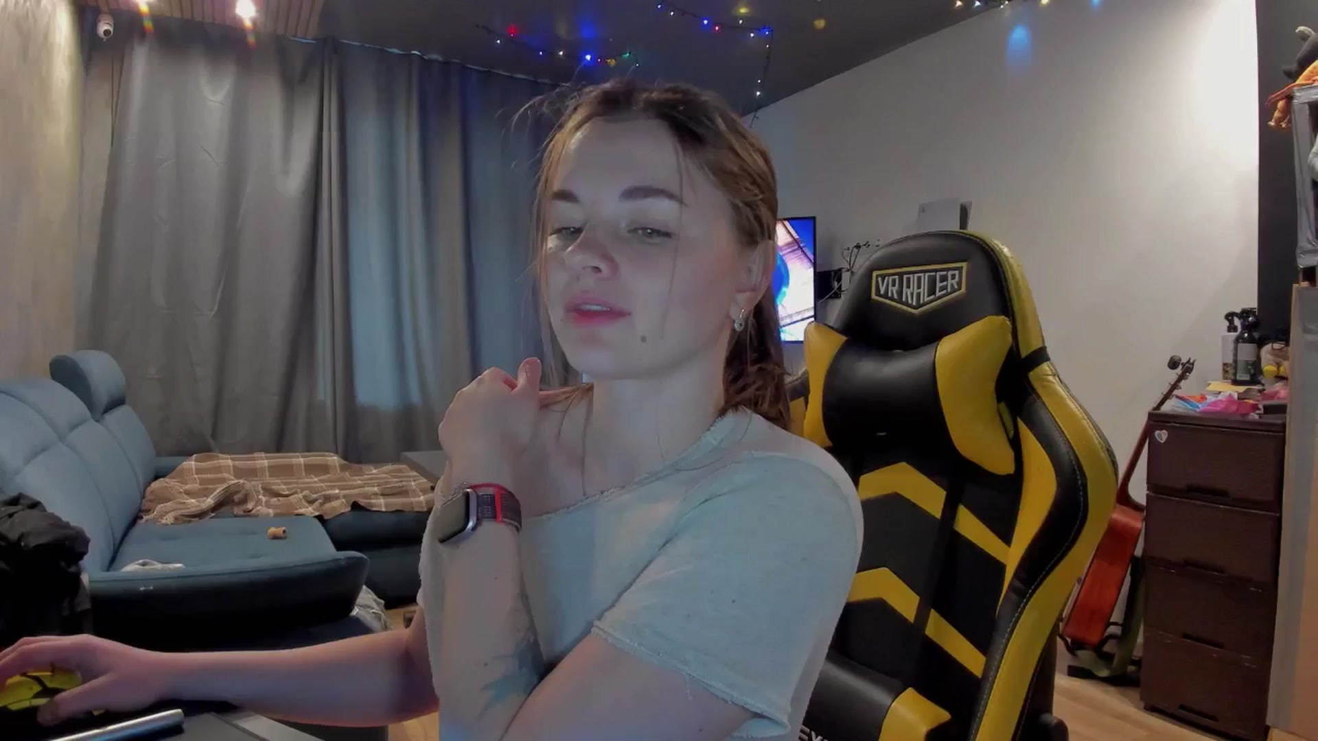 Gallery image thumbnail from BiteTheSweet's myfreecams stream on, 03/20/2026, 07:15 image 7 of 20