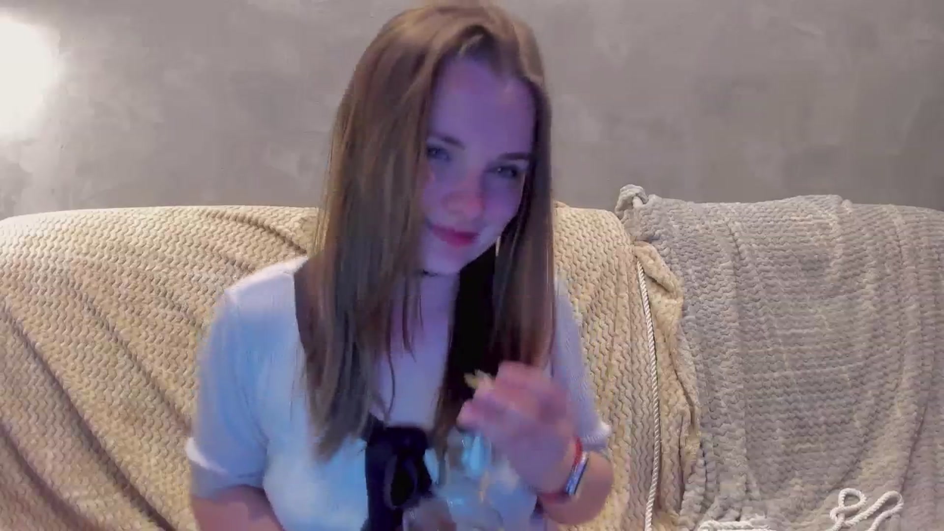 Gallery image thumbnail from BiteTheSweet's myfreecams stream on, 04/08/2026, 24:01 image 8 of 20