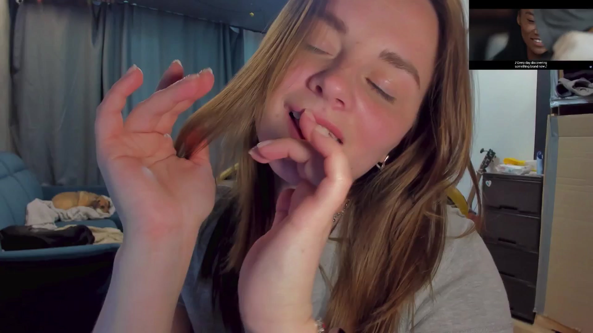 Gallery image thumbnail from BiteTheSweet's myfreecams stream on, 04/26/2026, 14:40 image 19 of 20