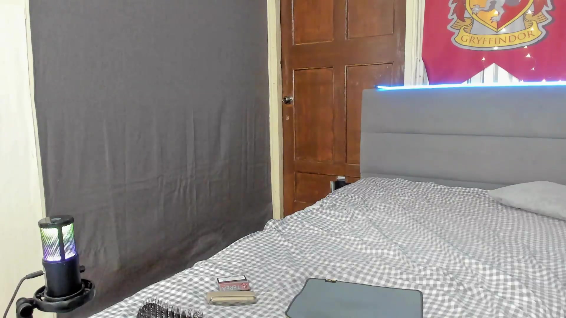 Gallery image thumbnail from BiteTheSweet's myfreecams stream on, 05/14/2026, 19:02 image 14 of 20