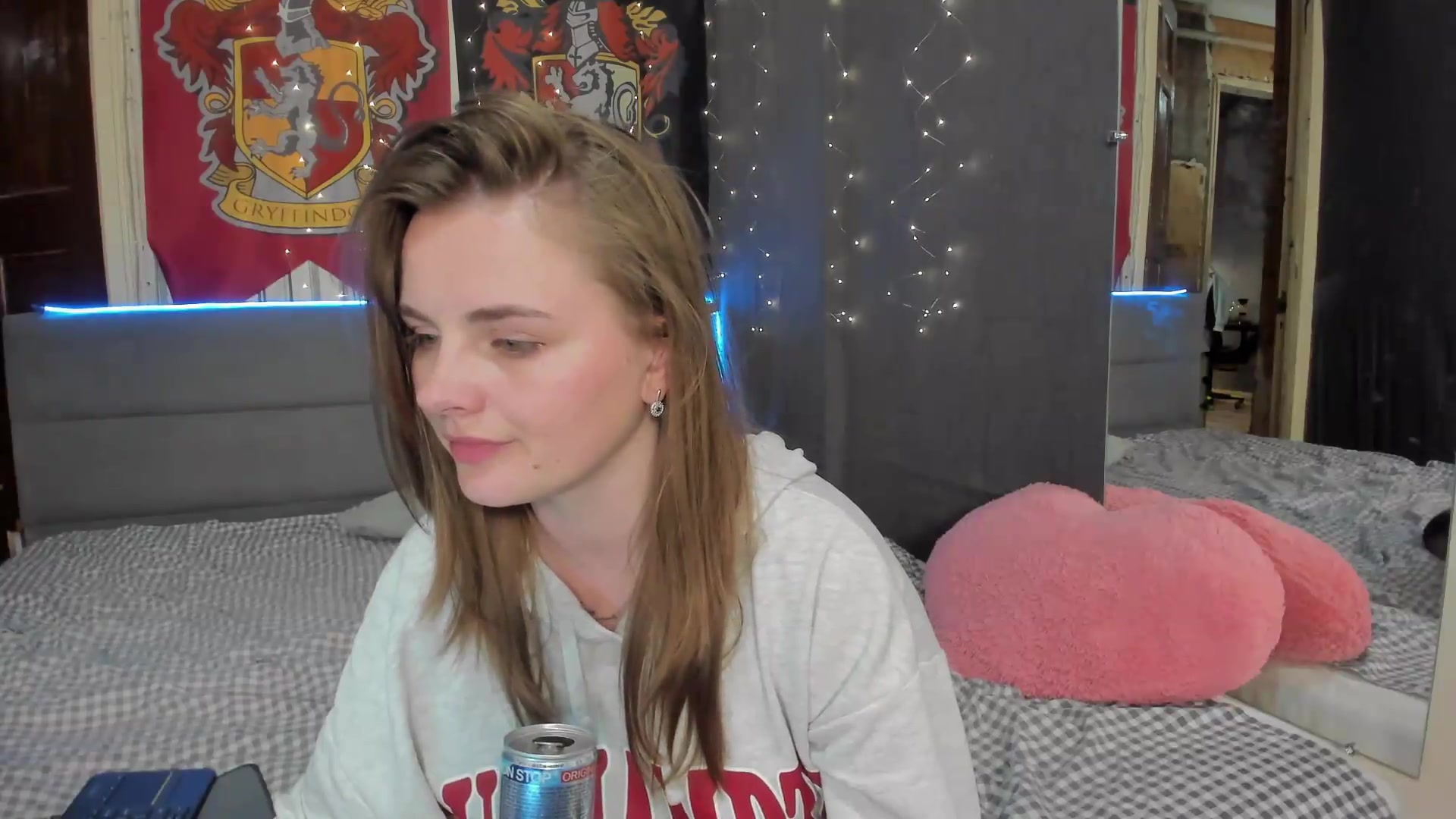 Gallery image thumbnail from BiteTheSweet's myfreecams stream on, 05/14/2026, 19:02 image 18 of 20