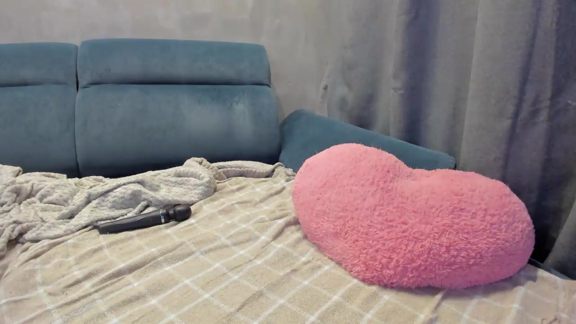 Gallery image thumbnail from BiteTheSweet's myfreecams stream on, 05/17/2026, 20:48 image 18 of 20