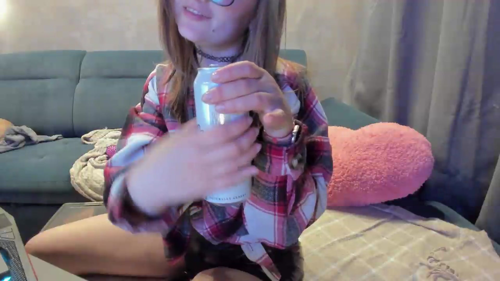 Gallery image thumbnail from BiteTheSweet's myfreecams stream on, 05/17/2026, 20:48 image 16 of 20