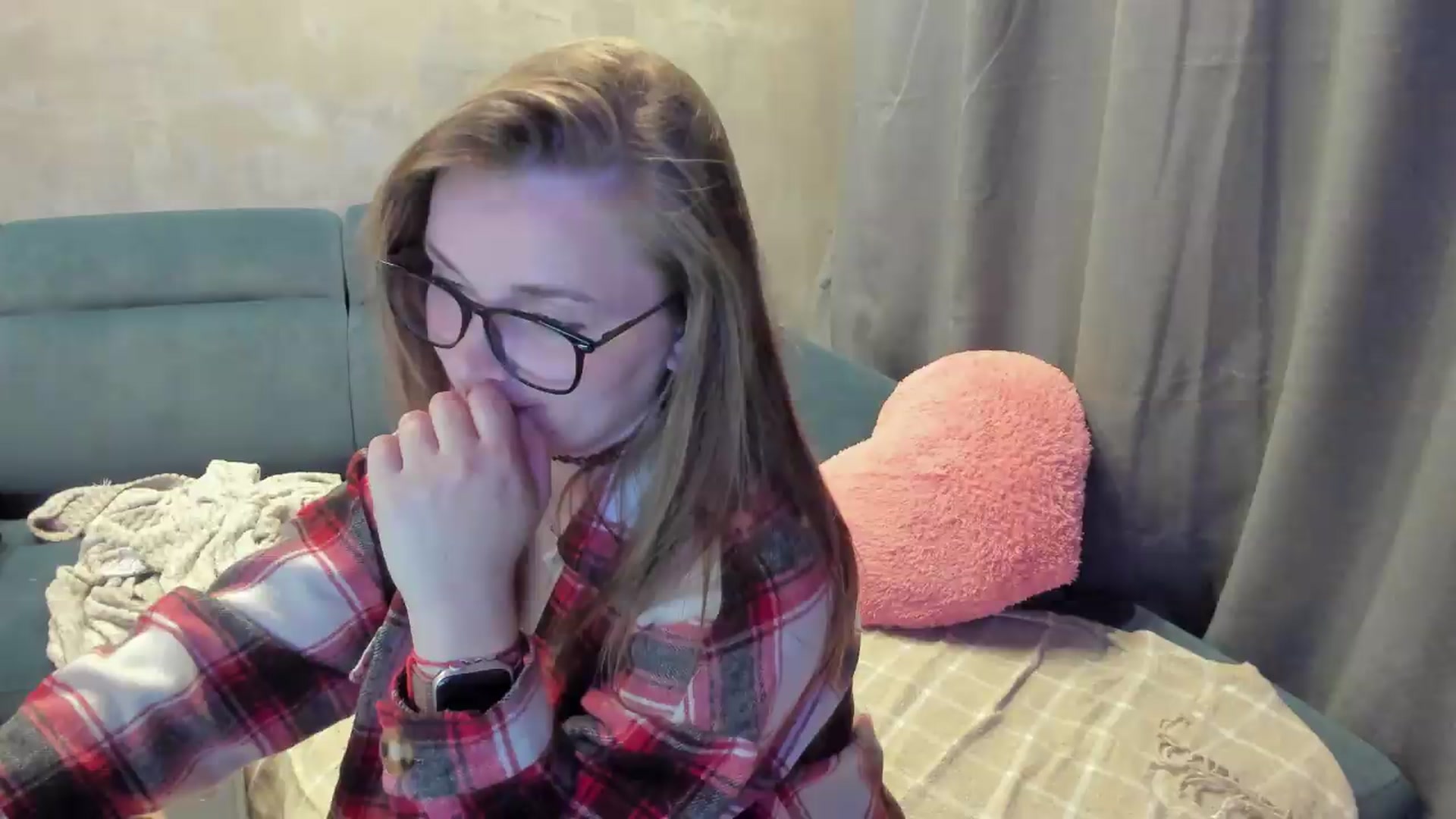 Gallery image thumbnail from BiteTheSweet's myfreecams stream on, 05/17/2026, 21:01 image 5 of 20