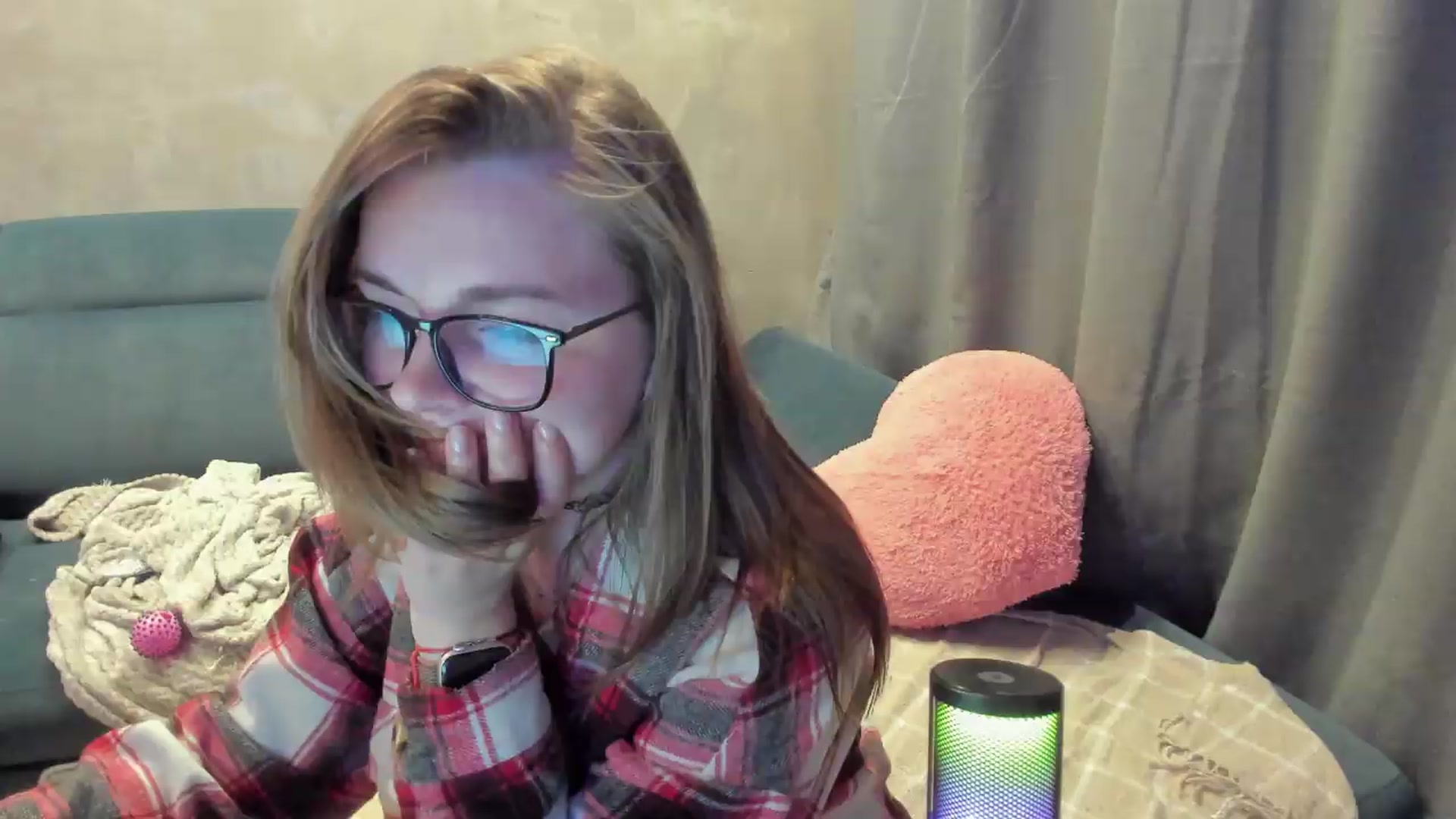 Gallery image thumbnail from BiteTheSweet's myfreecams stream on, 05/17/2026, 21:01 image 7 of 20