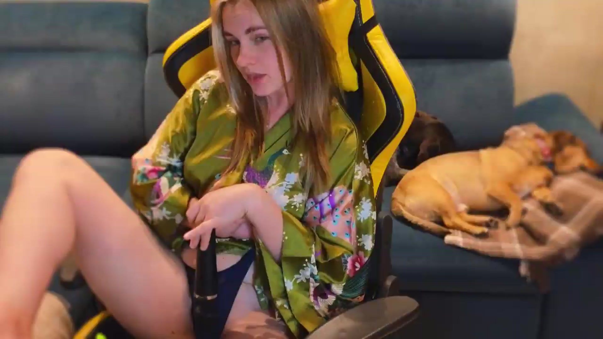 Gallery image thumbnail from BiteTheSweet's myfreecams stream on, 06/26/2026, 16:38 image 18 of 20