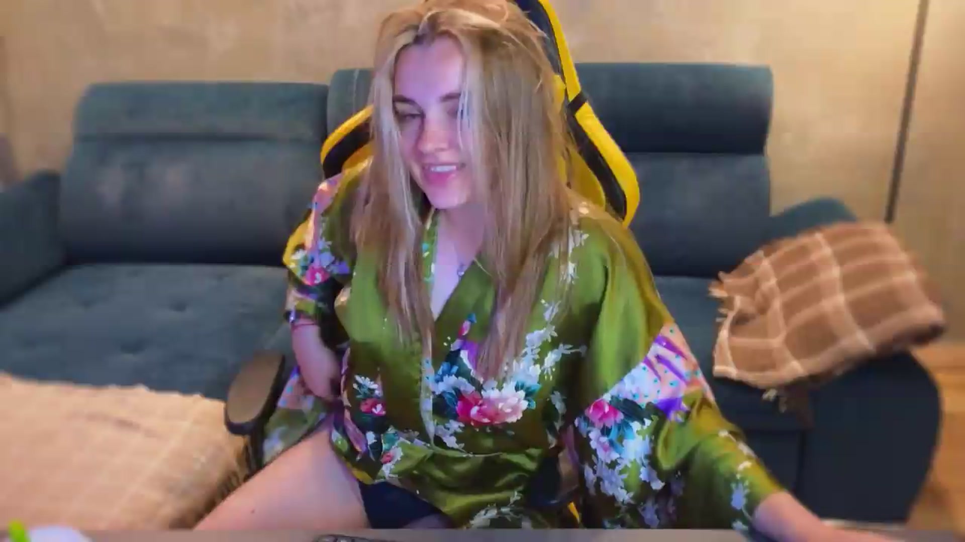 Gallery image thumbnail from BiteTheSweet's myfreecams stream on, 06/26/2026, 16:38 image 6 of 20