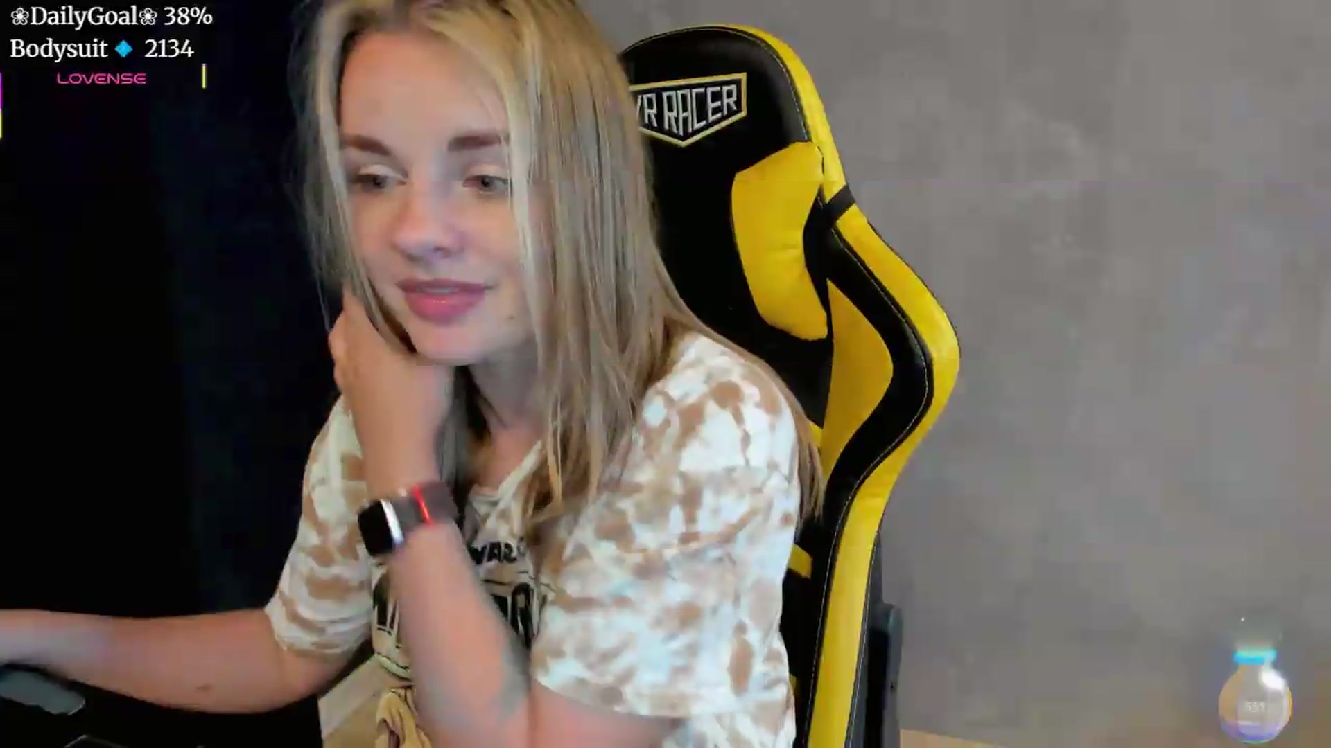 Gallery image thumbnail from BiteTheSweet's myfreecams stream on, 07/04/2026, 11:20 image 17 of 20