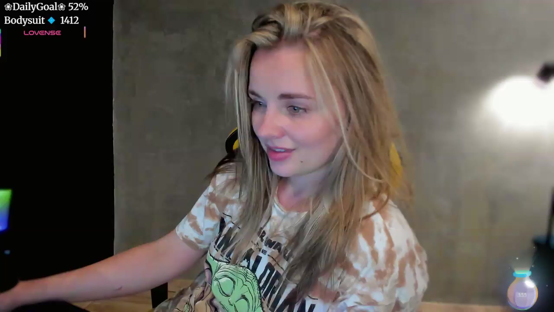 Gallery image thumbnail from BiteTheSweet's myfreecams stream on, 07/04/2026, 13:21 image 15 of 20