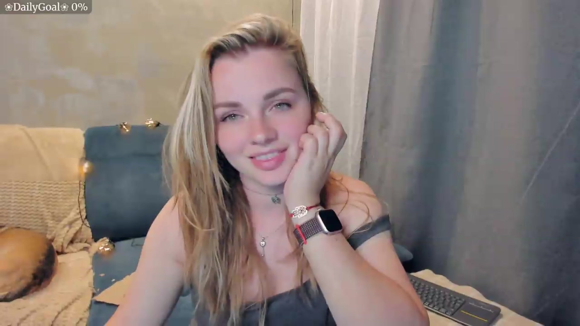 Gallery image thumbnail from BiteTheSweet's myfreecams stream on, 07/23/2026, 16:52 image 18 of 20