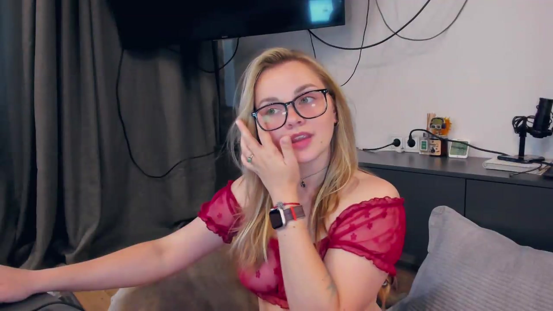 Gallery image thumbnail from BiteTheSweet's myfreecams stream on, 08/05/2026, 12:49 image 11 of 20