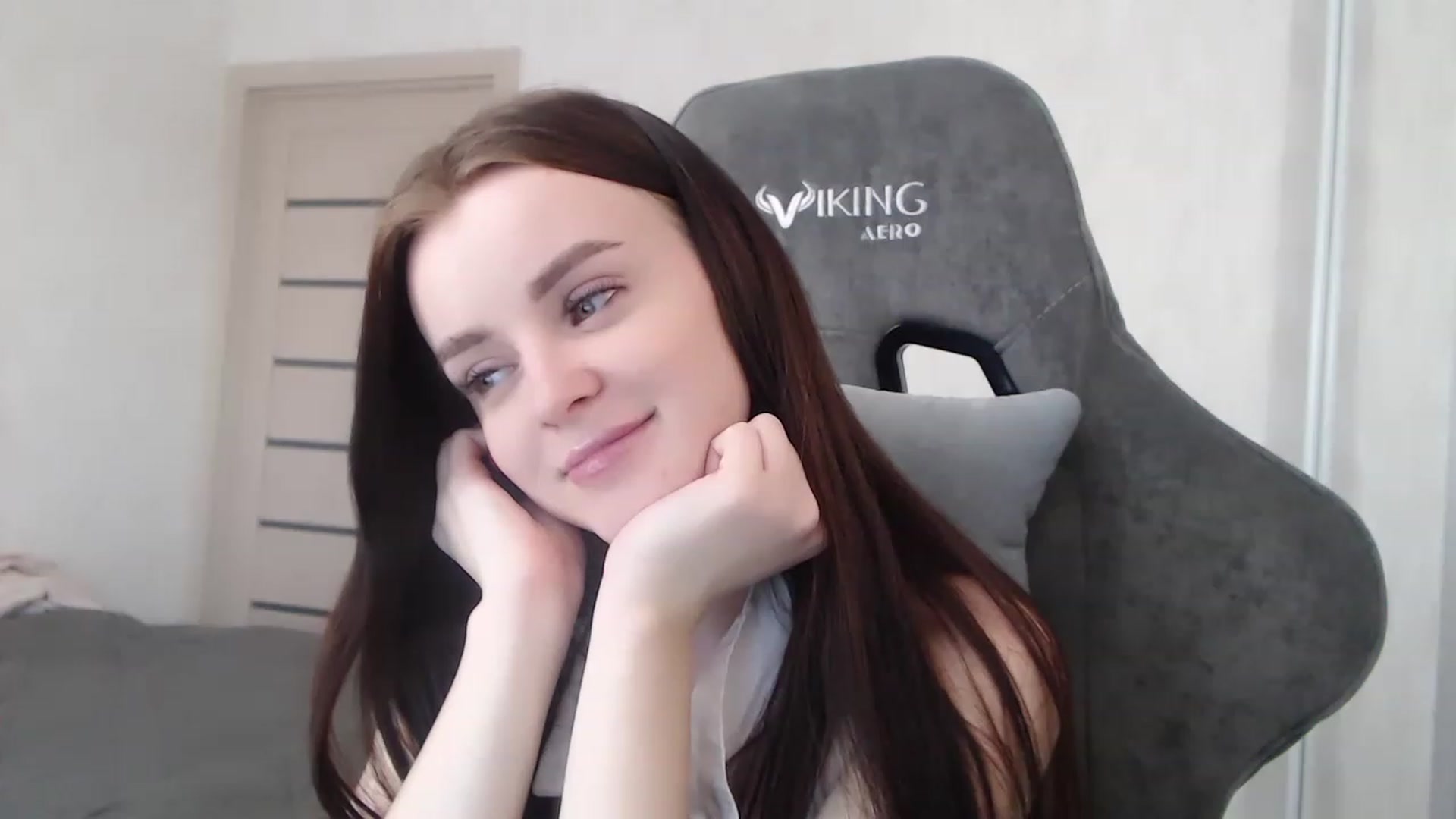 Gallery image thumbnail from BitsyMia's myfreecams stream on, 12/09/2022, 08:19 image 6 of 20
