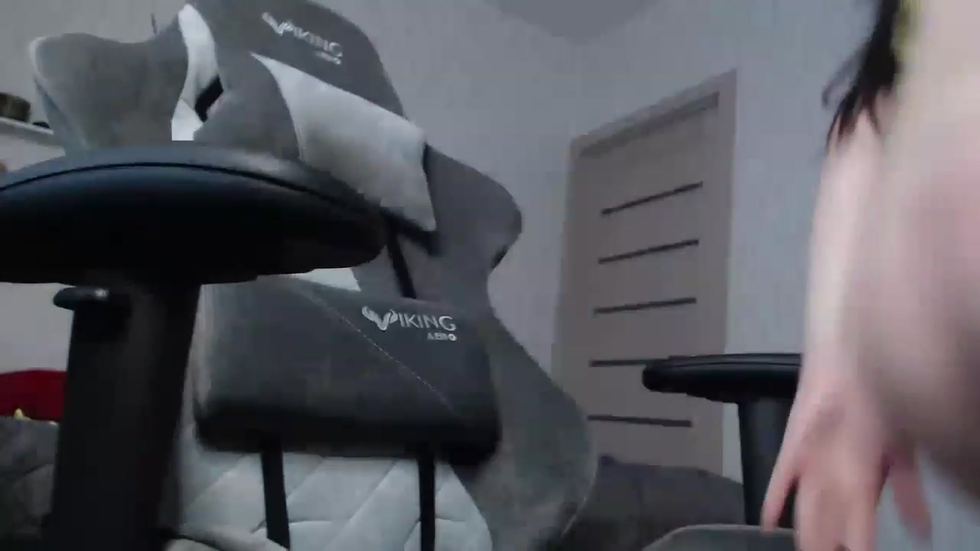 Gallery image thumbnail from BitsyMia's myfreecams stream on, 12/11/2022, 08:37 image 10 of 20