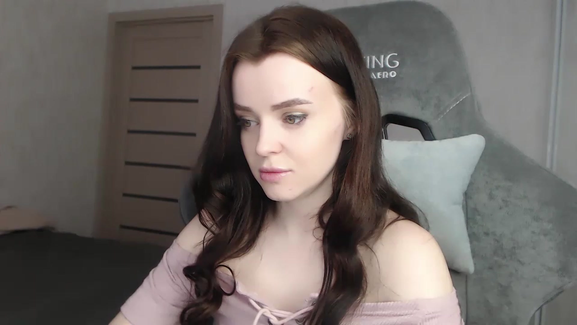 Gallery image thumbnail from BitsyMia's myfreecams stream on, 12/21/2022, 06:39 image 7 of 20