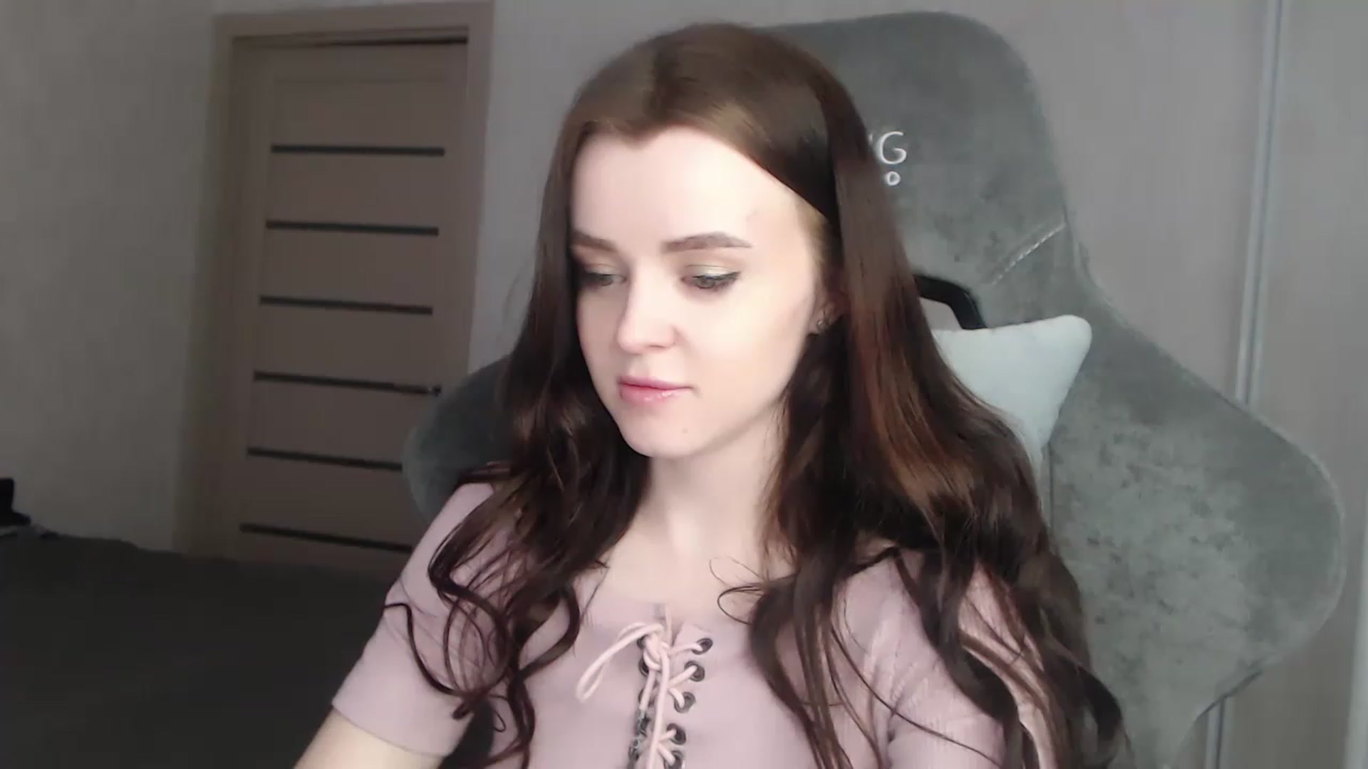 Gallery image thumbnail from BitsyMia's myfreecams stream on, 12/21/2022, 08:02 image 9 of 20