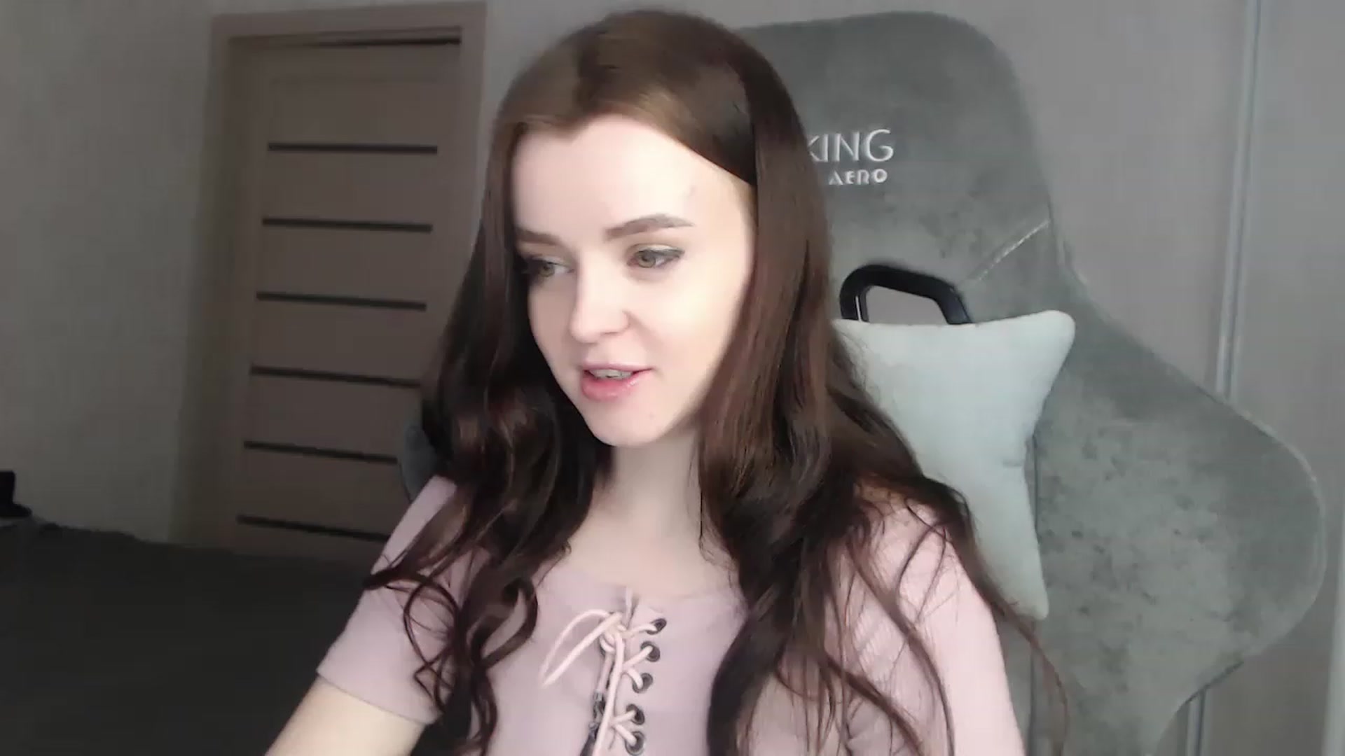 Gallery image thumbnail from BitsyMia's myfreecams stream on, 12/21/2022, 08:02 image 16 of 20
