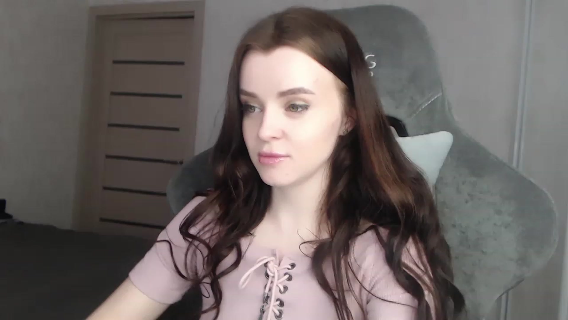 Gallery image thumbnail from BitsyMia's myfreecams stream on, 12/21/2022, 08:02 image 7 of 20