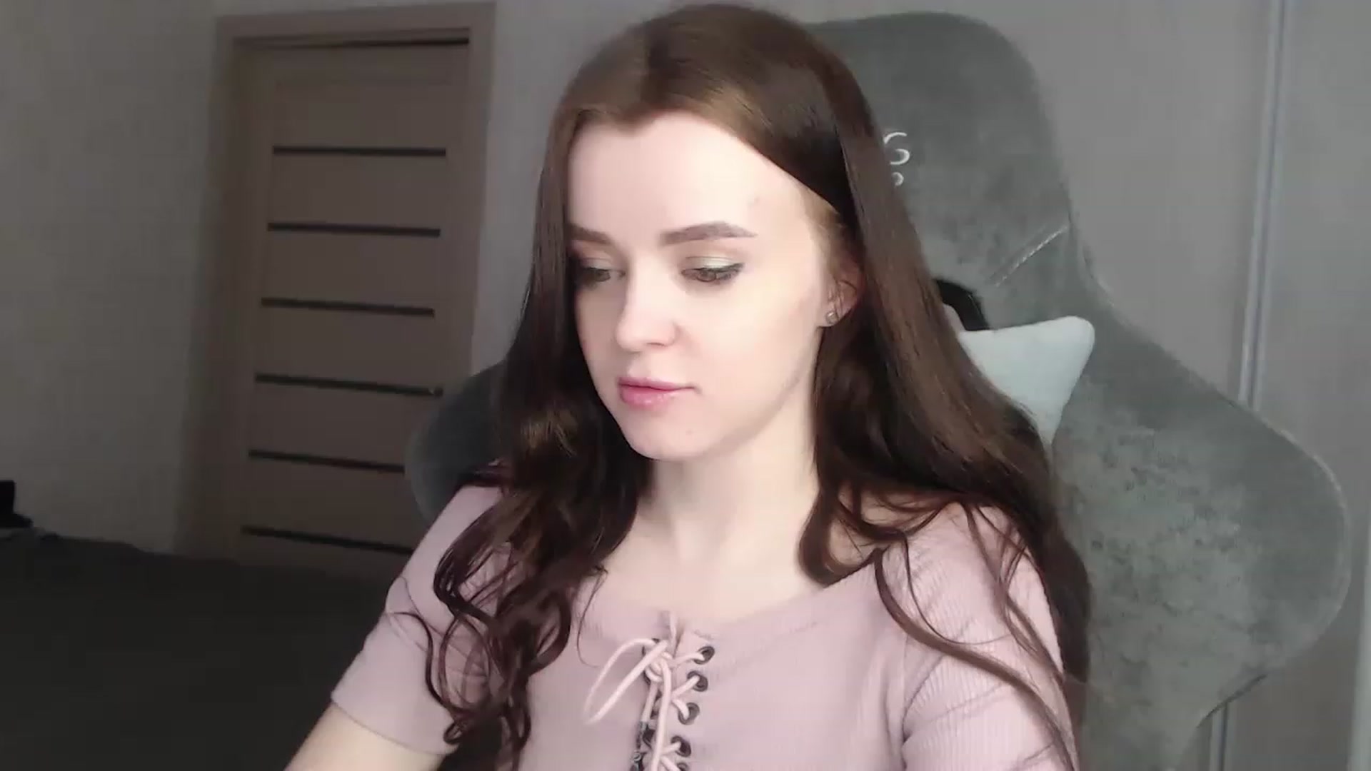 Gallery image thumbnail from BitsyMia's myfreecams stream on, 12/21/2022, 08:02 image 13 of 20