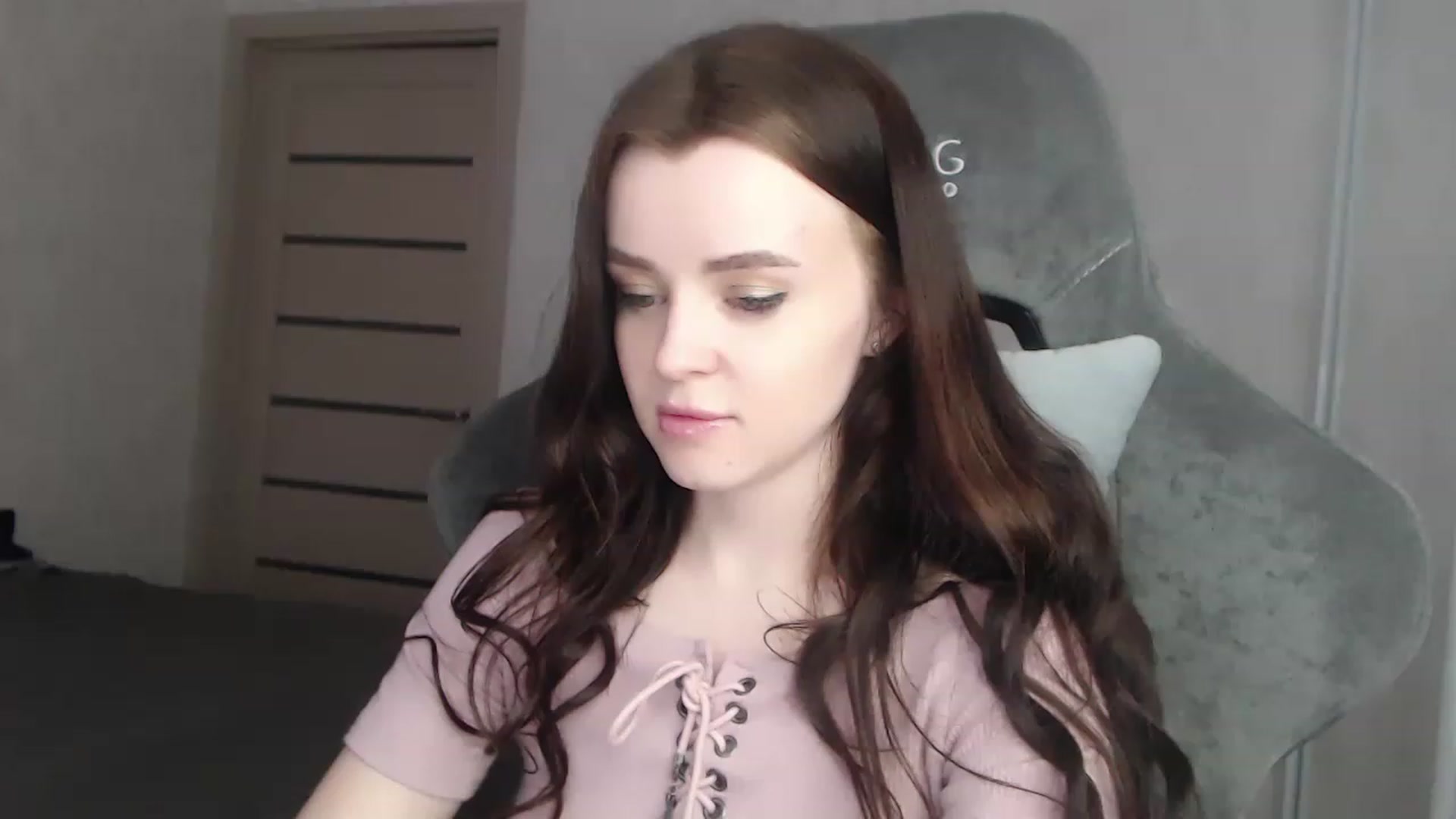 Gallery image thumbnail from BitsyMia's myfreecams stream on, 12/21/2022, 08:02 image 8 of 20