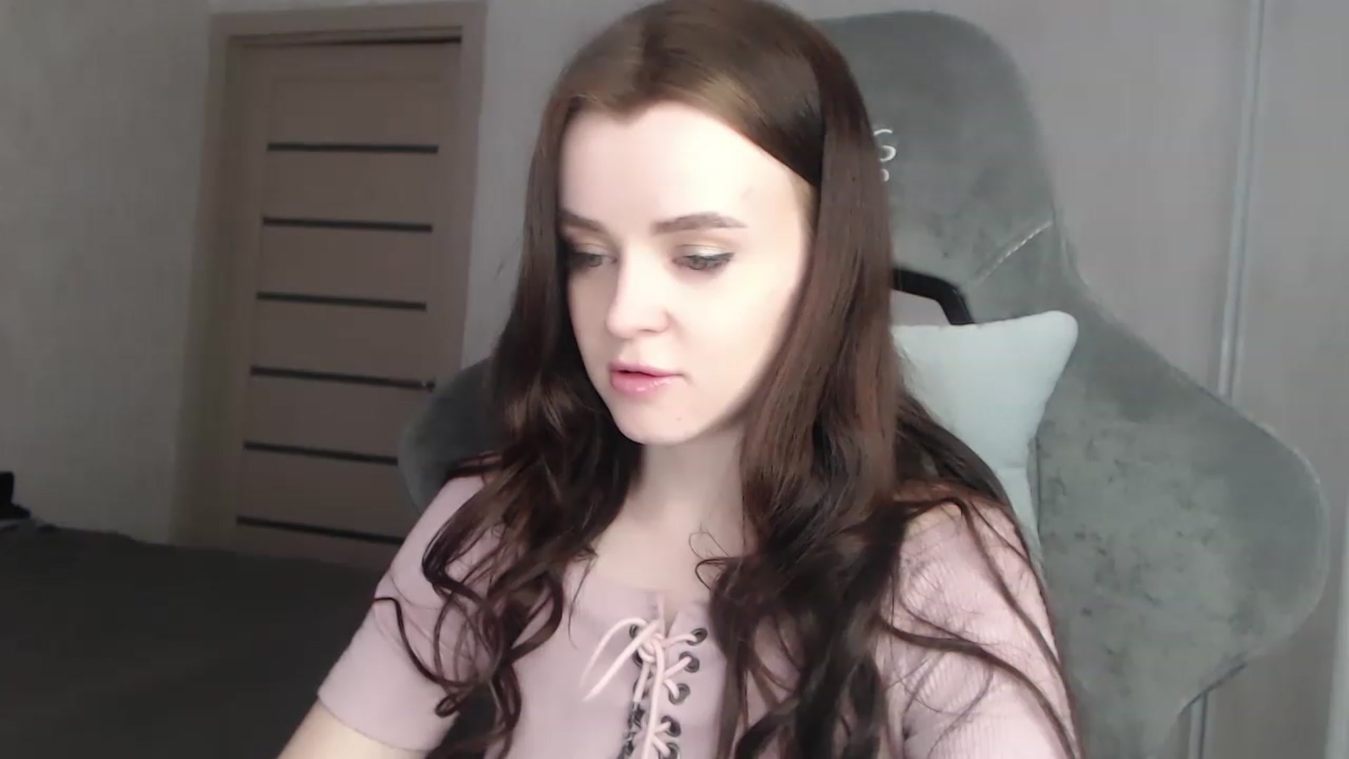 Gallery image thumbnail from BitsyMia's myfreecams stream on, 12/21/2022, 08:02 image 10 of 20