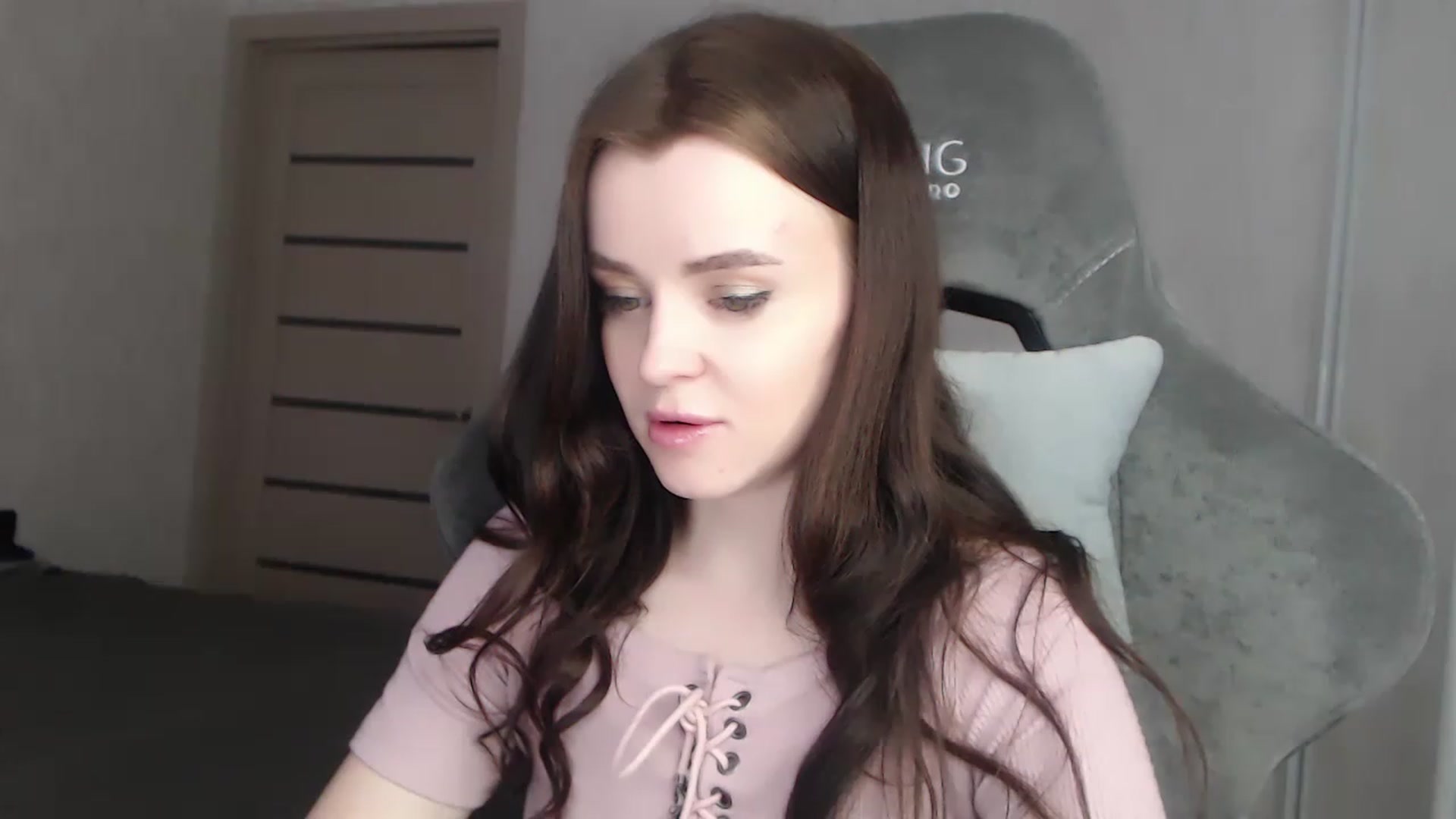 Gallery image thumbnail from BitsyMia's myfreecams stream on, 12/21/2022, 08:02 image 20 of 20