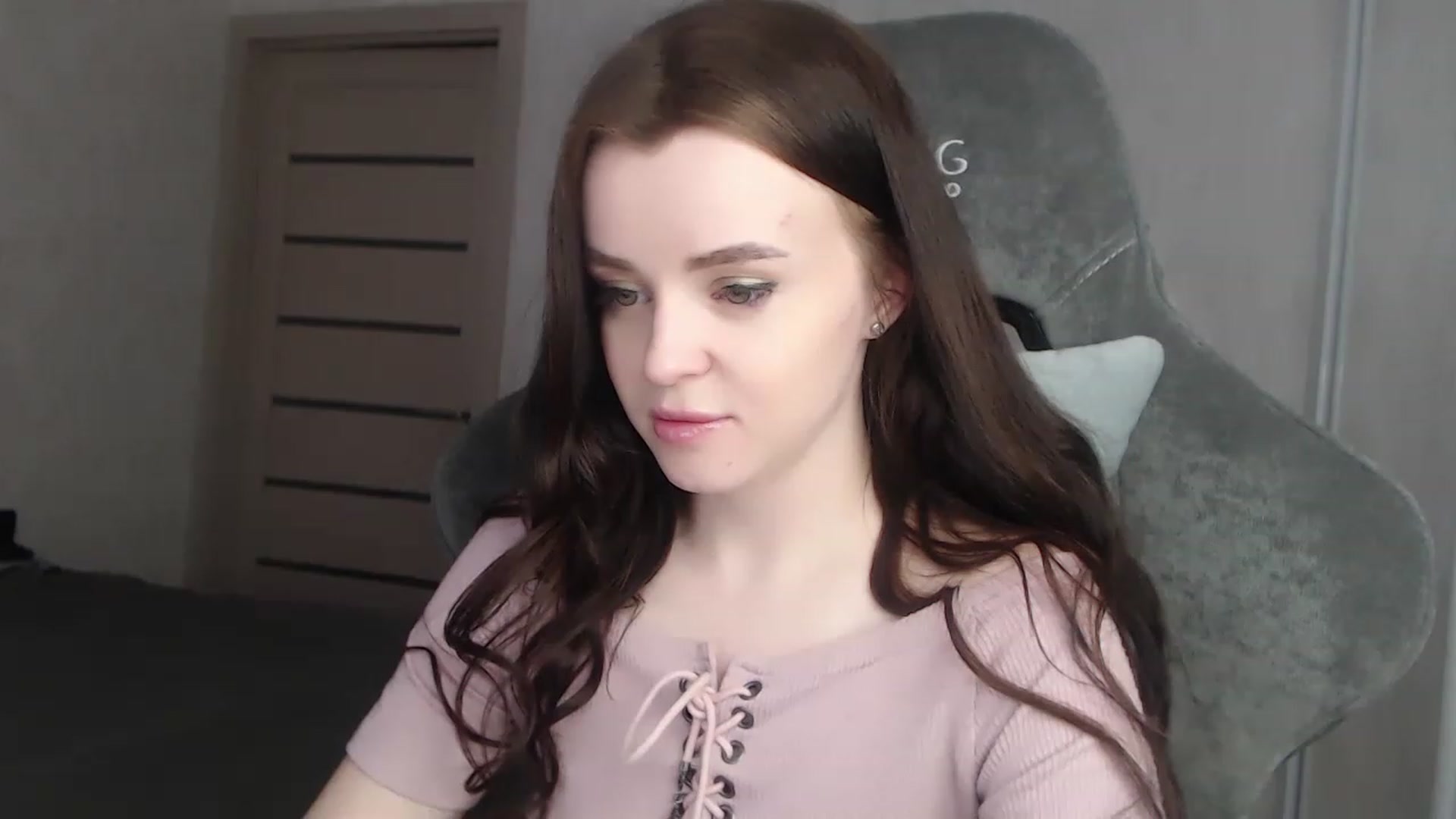 Gallery image thumbnail from BitsyMia's myfreecams stream on, 12/21/2022, 08:02 image 11 of 20