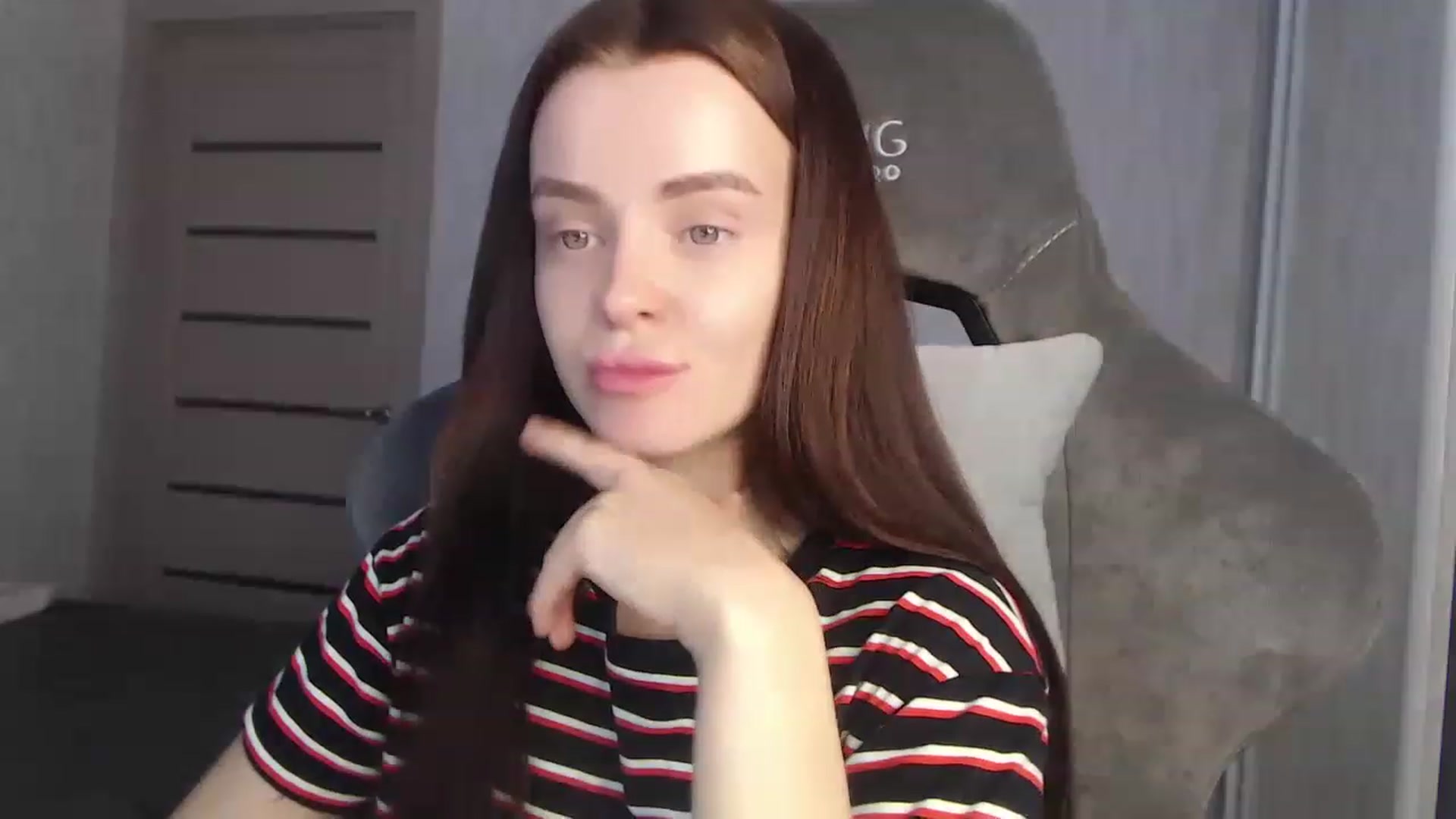 Gallery image thumbnail from BitsyMia's myfreecams stream on, 12/25/2022, 06:20 image 20 of 20