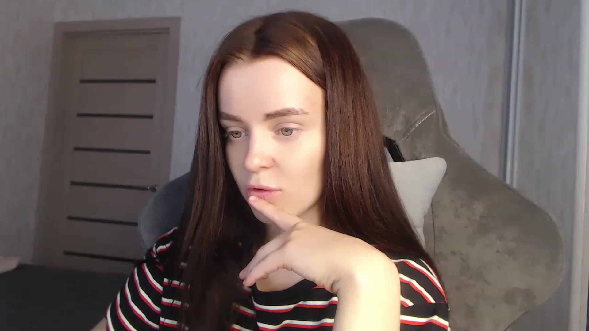 Gallery image thumbnail from BitsyMia's myfreecams stream on, 12/25/2022, 06:20 image 14 of 20