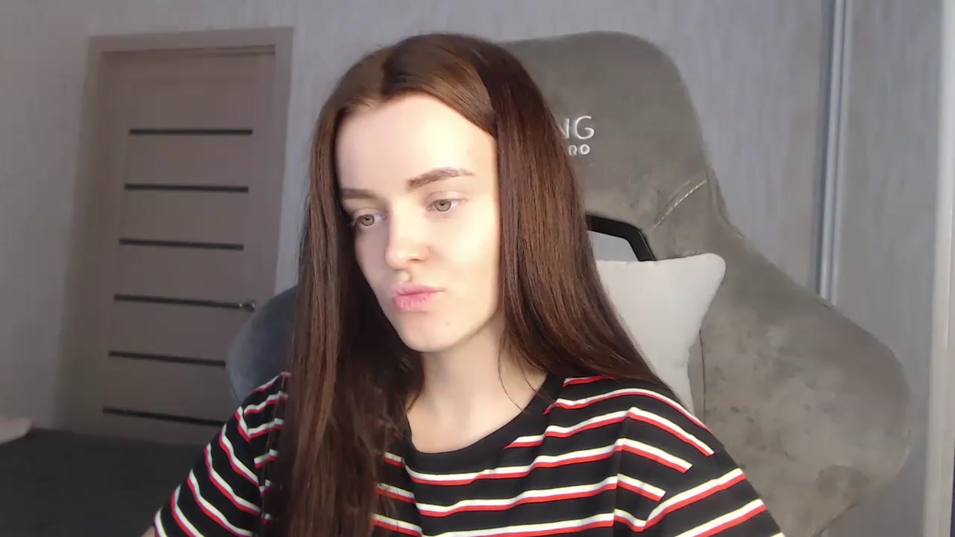 Gallery image thumbnail from BitsyMia's myfreecams stream on, 12/25/2022, 06:20 image 19 of 20