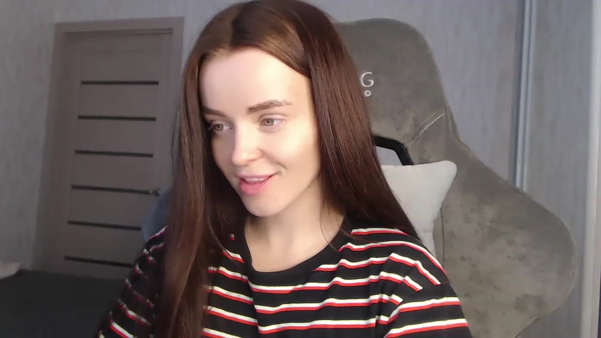 Gallery image thumbnail from BitsyMia's myfreecams stream on, 12/25/2022, 06:20 image 10 of 20