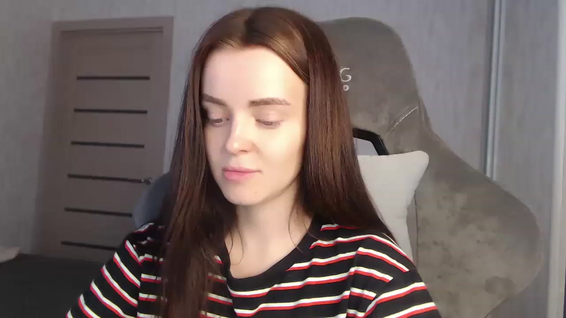 Gallery image thumbnail from BitsyMia's myfreecams stream on, 12/25/2022, 06:20 image 13 of 20