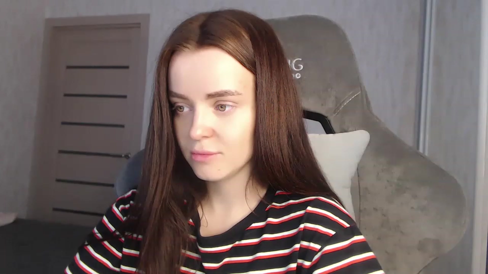 Gallery image thumbnail from BitsyMia's myfreecams stream on, 12/25/2022, 06:20 image 15 of 20