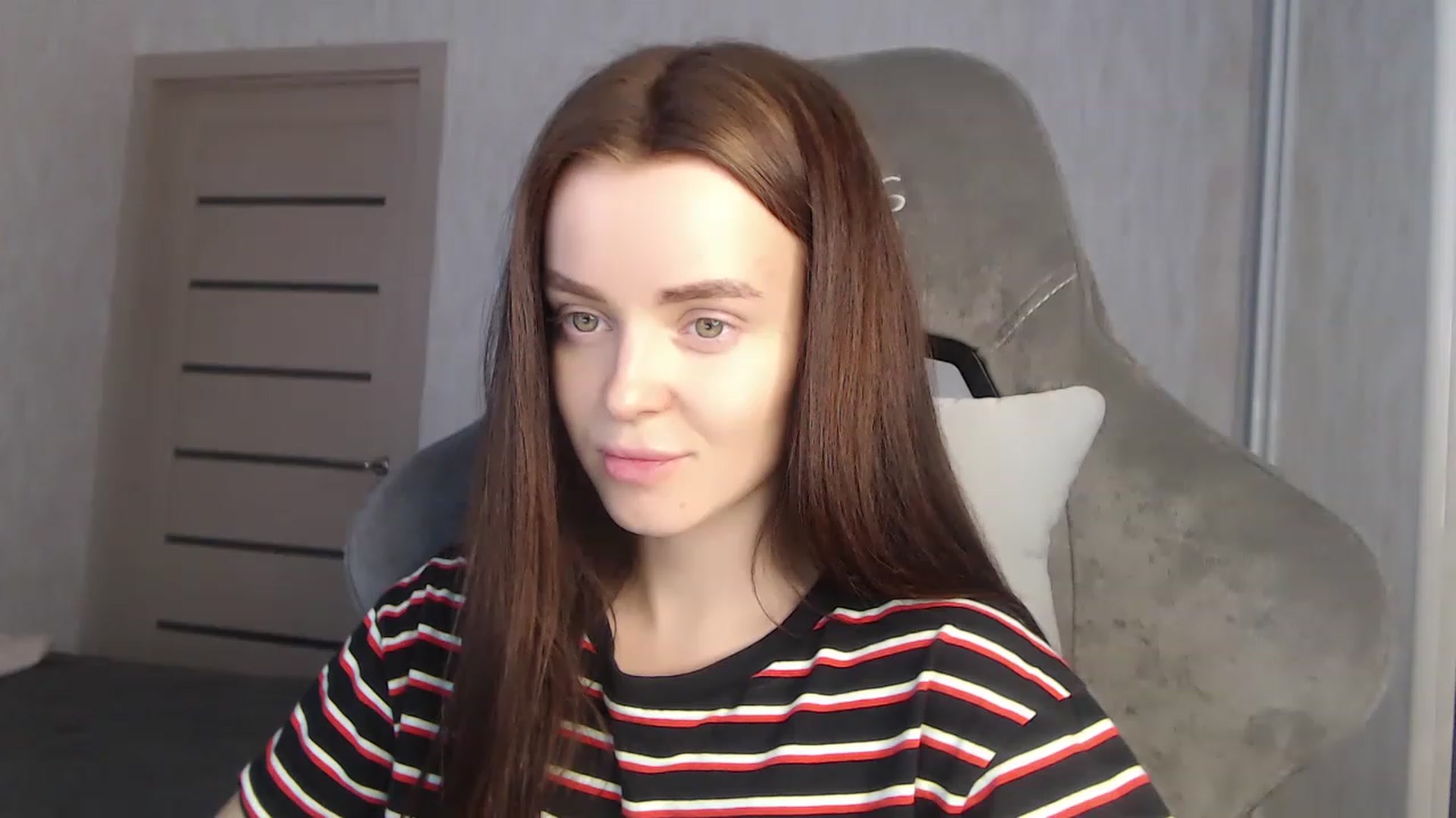 Gallery image thumbnail from BitsyMia's myfreecams stream on, 12/25/2022, 06:20 image 18 of 20