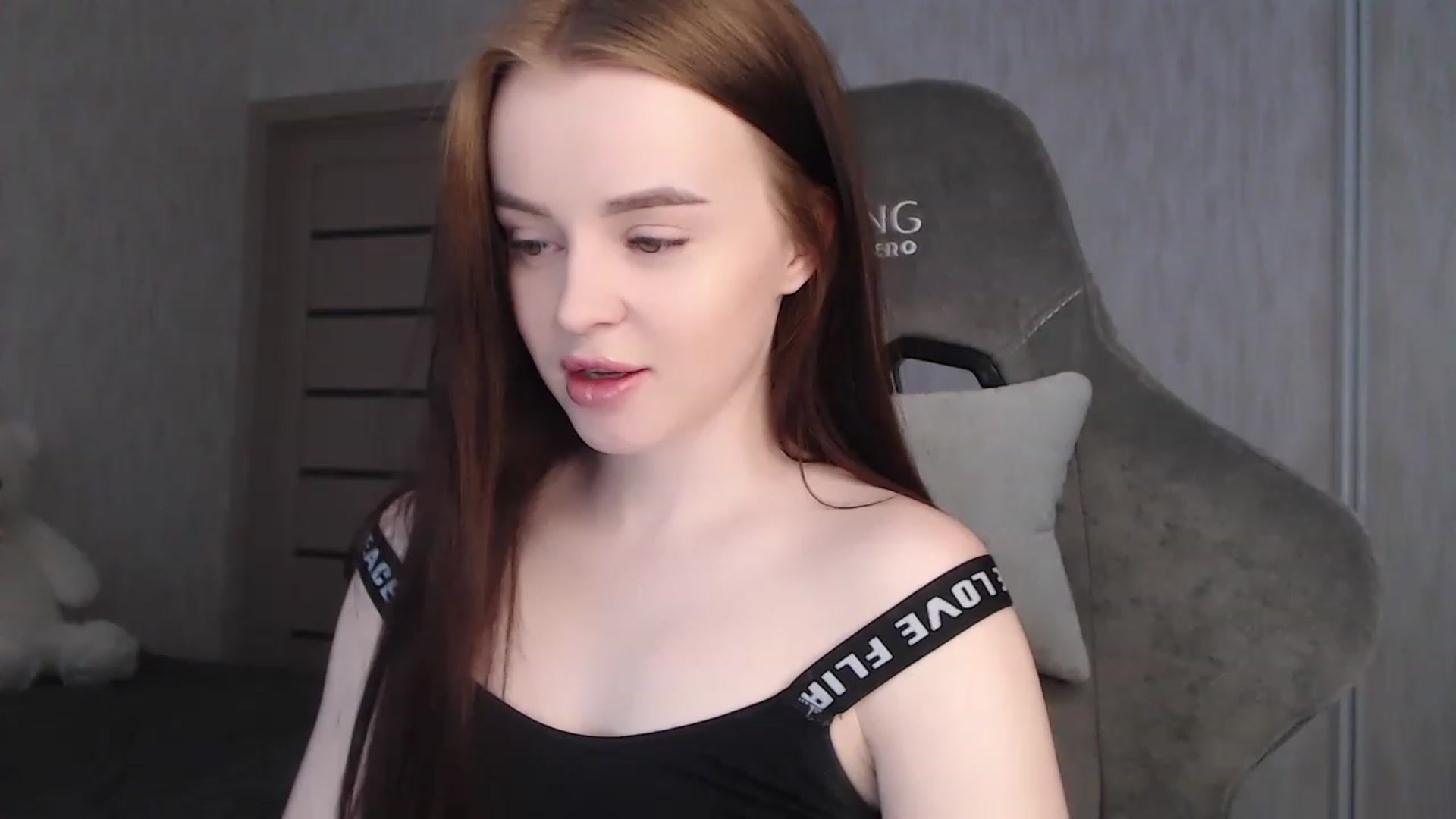 Gallery image thumbnail from BitsyMia's myfreecams stream on, 03/27/2023, 05:20 image 14 of 20