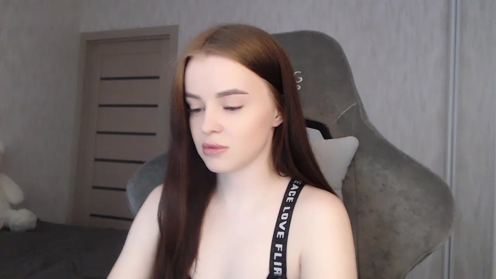 Gallery image thumbnail from BitsyMia's myfreecams stream on, 03/27/2023, 05:20 image 2 of 20