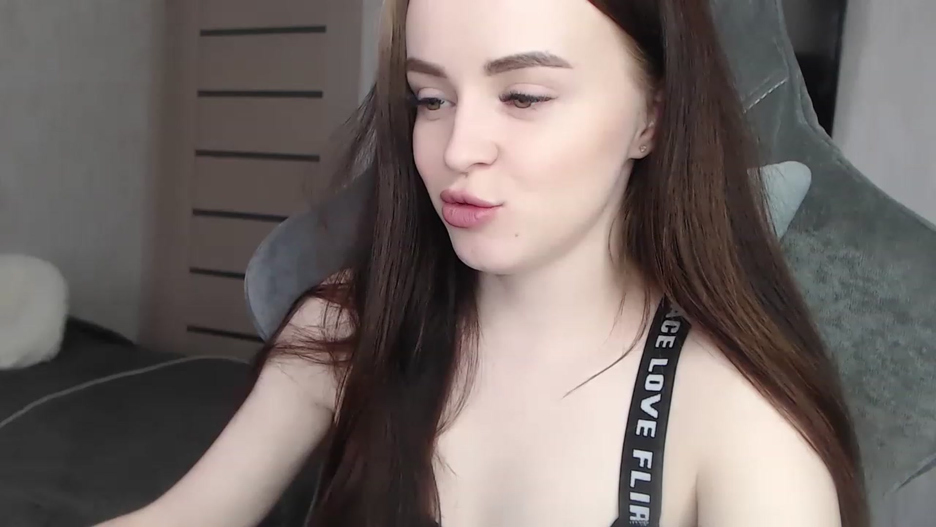 Gallery image thumbnail from BitsyMia's myfreecams stream on, 05/02/2023, 06:27 image 13 of 20