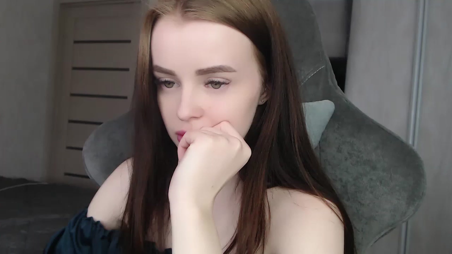 Gallery image thumbnail from BitsyMia's myfreecams stream on, 05/03/2023, 06:56 image 7 of 20